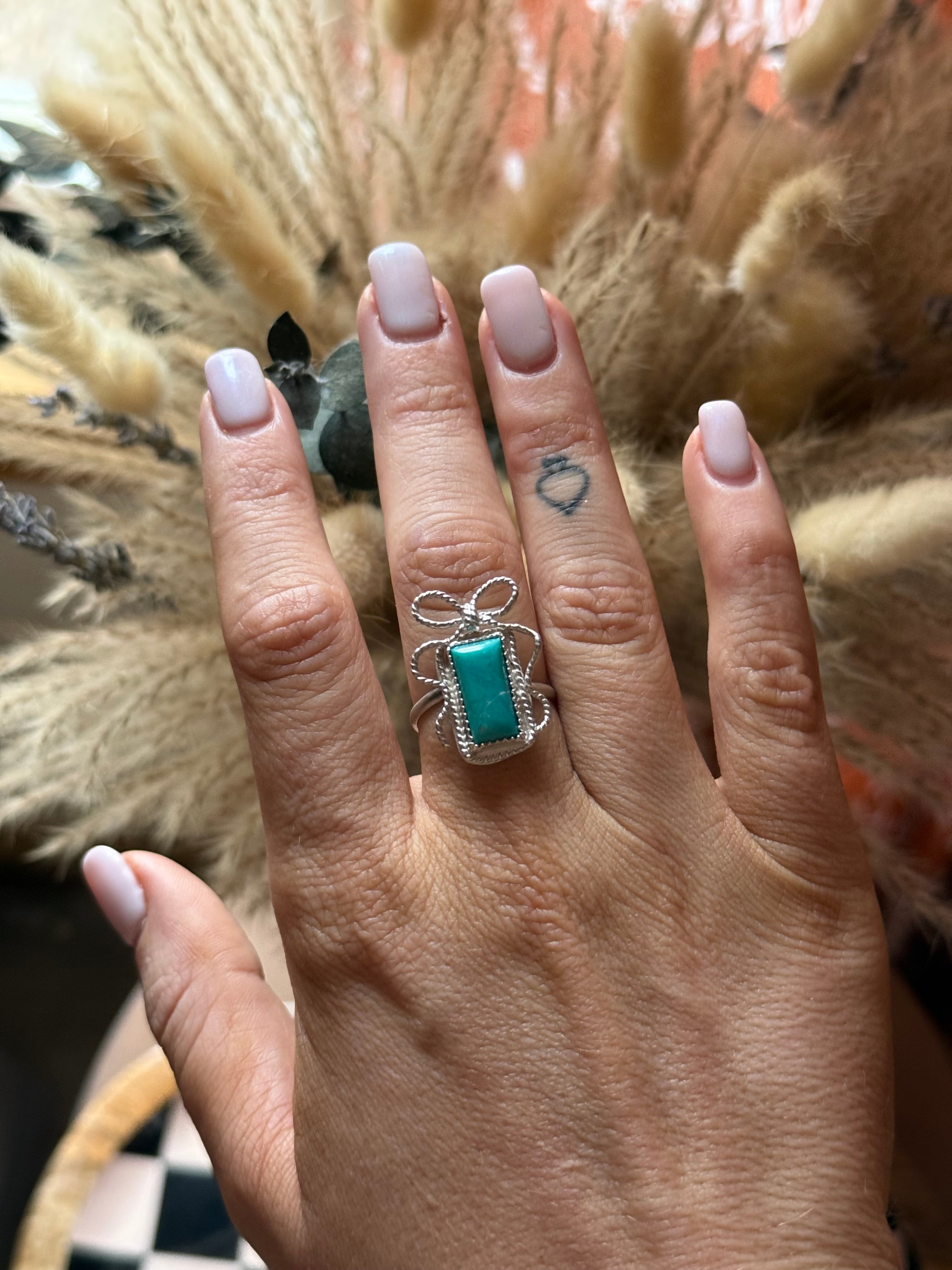 Kingman bow adjustable ring