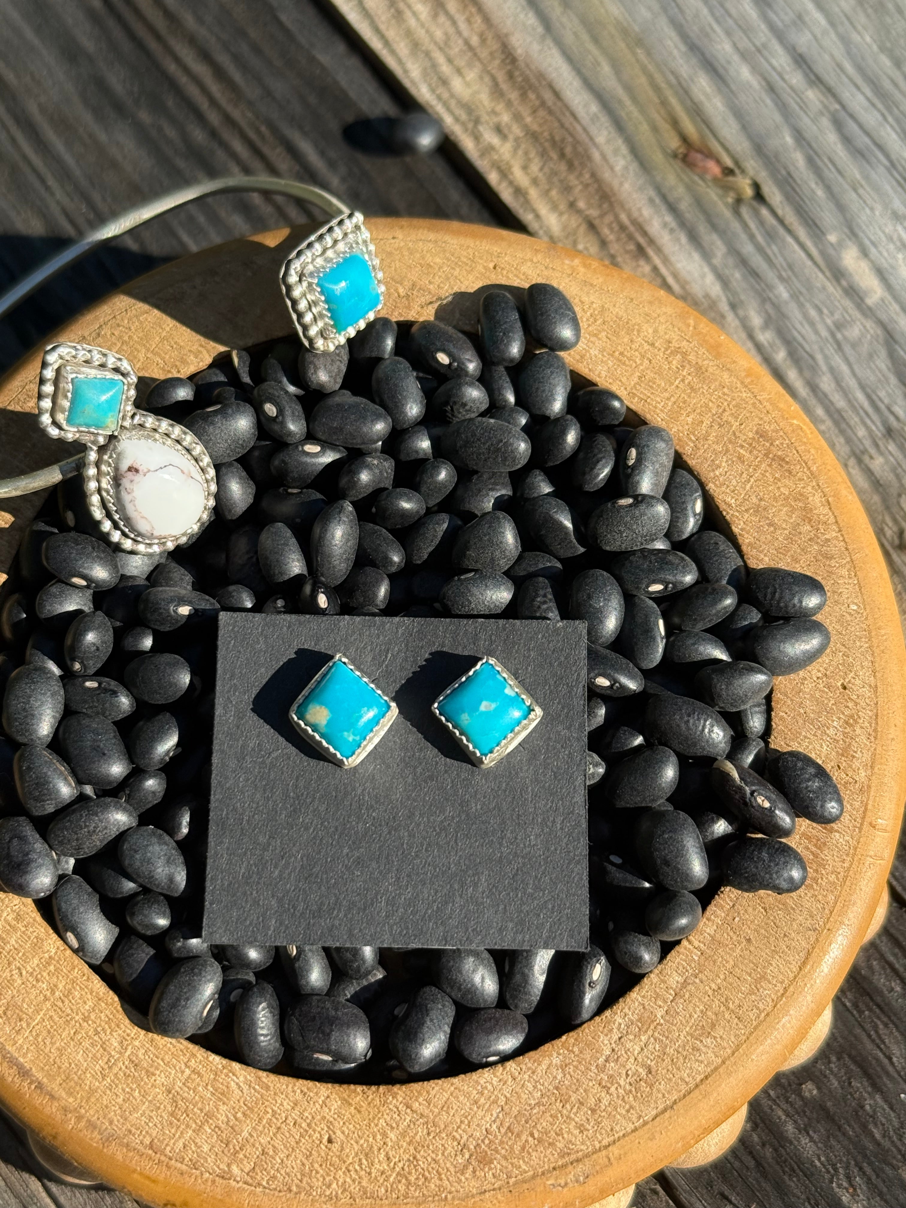 Kingman square stud earrings